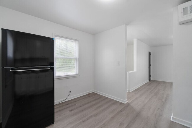 Foto del edificio - Coming this February: 1BR Townhouse in Midland, PA!!