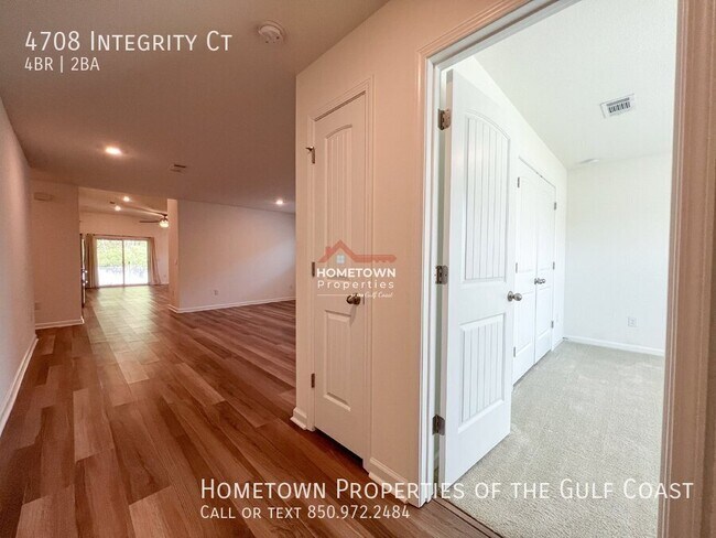 Building Photo - Charming 4 bedroom home!