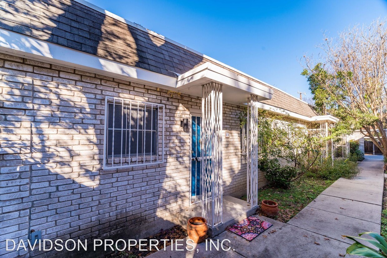 Primary Photo - 2 br, 1 bath House - 1430 Nacogdoches #11