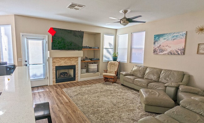 Building Photo - 1013 Padre Island St