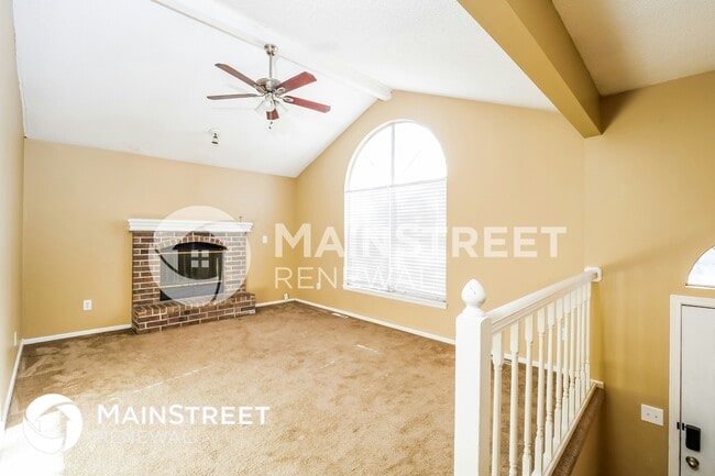 Building Photo - 609 SE Steeple Ct
