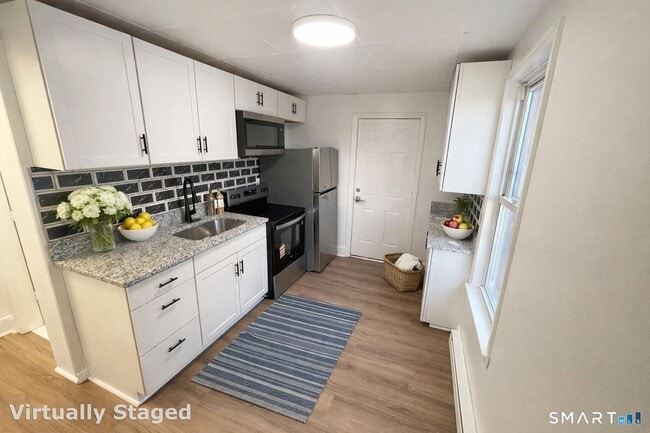 Building Photo - 4 Division St