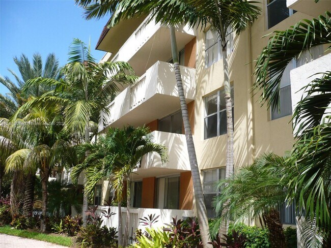 Building Photo - 1800 Sans Souci Blvd