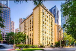 Building Photo - 80 Charles St E