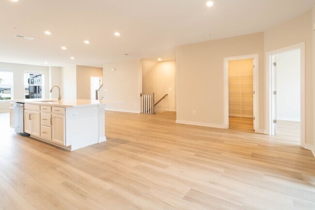 Building Photo - 3 BD 2.5 BA Townhome in Ashburn Station