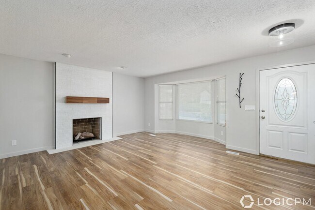 Foto del edificio - 10328 Countrywood Dr