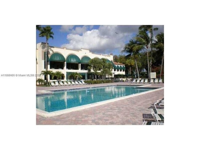 Building Photo - 9460 Live Oak Pl