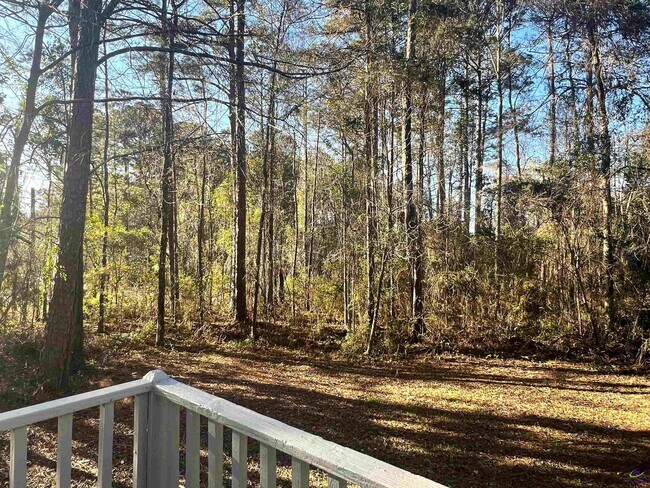 Building Photo - 981 Santa Fe Trail