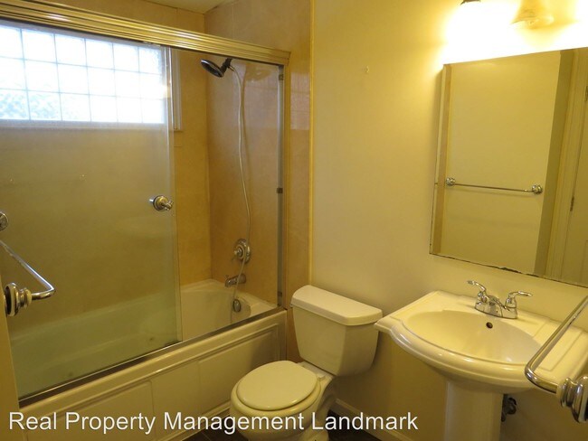 Foto del edificio - 212 Maplecrest Dr S