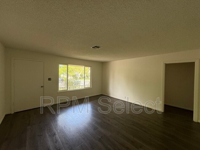 Building Photo - 1137 Janey Way