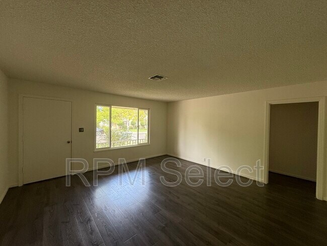 Foto del edificio - 1137 Janey Way