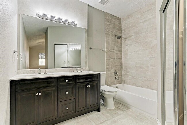 Building Photo - 20622 Broughwood Cir