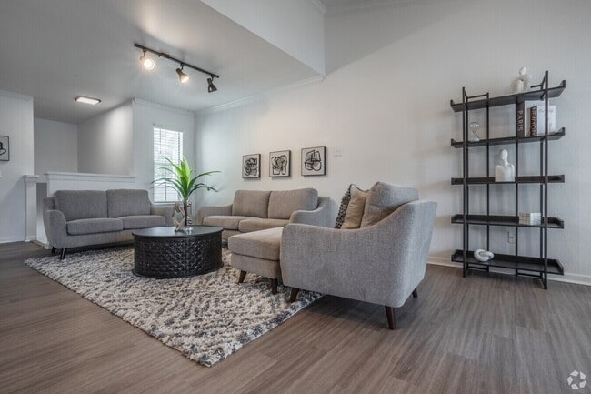 Foto del edificio - Get $500 Off on a Spacious 2/2 Apt!