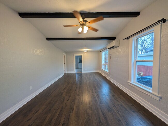 Foto del edificio - 2 bedroom 1 bath home