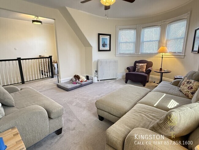 Building Photo - 163 Babcock St