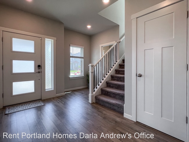 Building Photo - 3 br, 2.5 bath House - 3527 SE Reed Drive