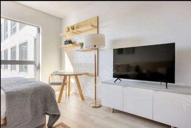 Foto del edificio - ONE MONTH FREE!  All Inclusive Luxury Stud...