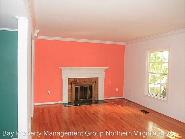 Building Photo - 4 br, 3.5 bath House - 5214 DOVER PLACE