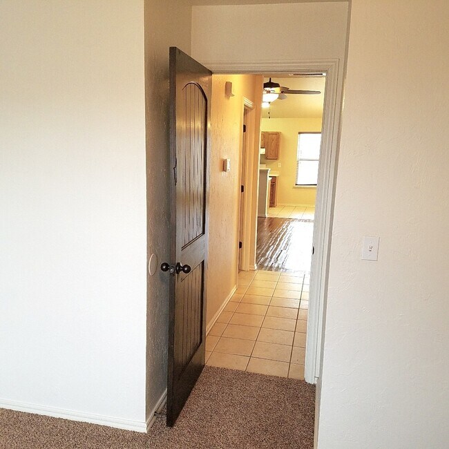 Foto del edificio - 2508-2510 Leeds Ln