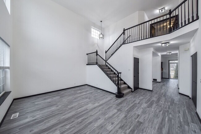 Building Photo - 730 Boyce Rd
