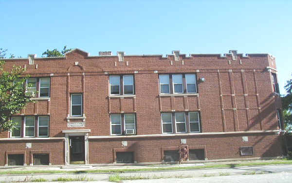 7552-7558 S Lafayette Ave - 740--746 E 82nd St
