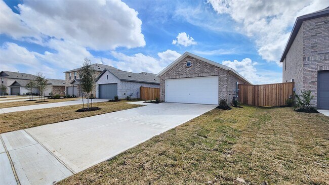 Building Photo - 26819 Feather Reed Dr