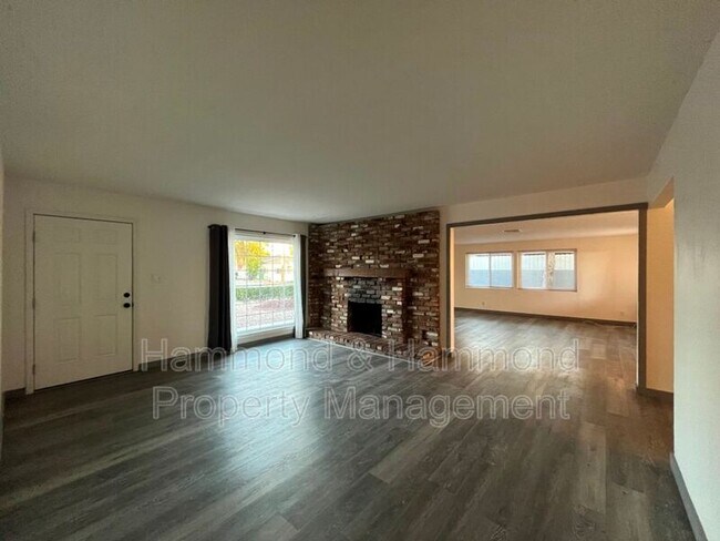 Foto del edificio - 19954 Parthenia St