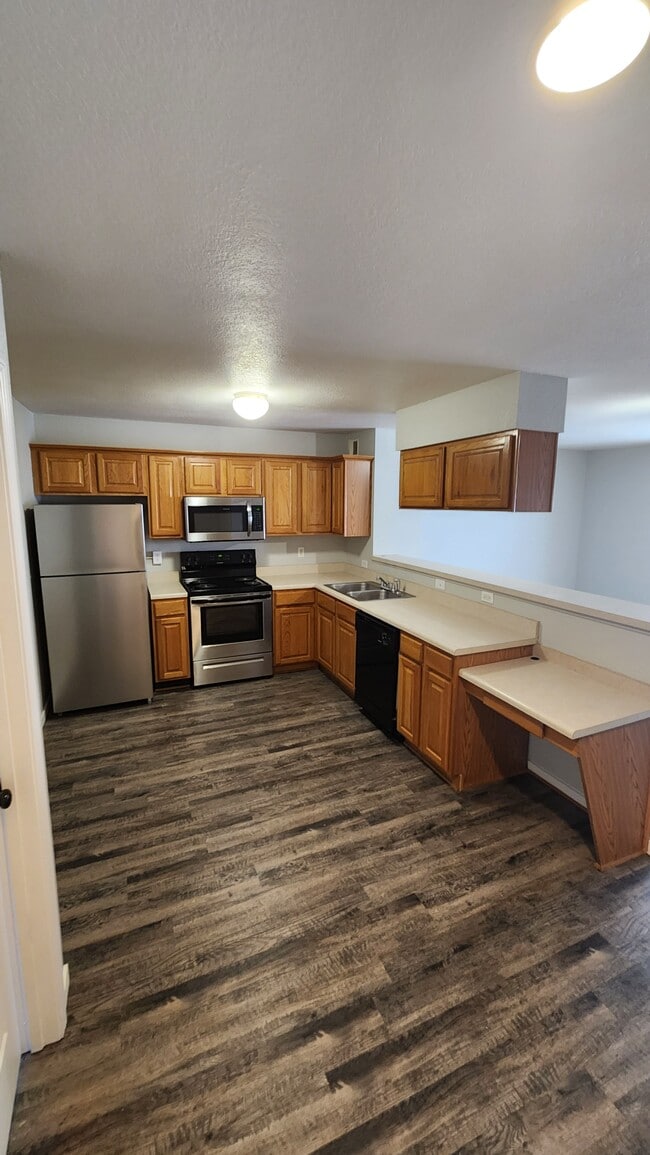 Building Photo - HarborTown Villas