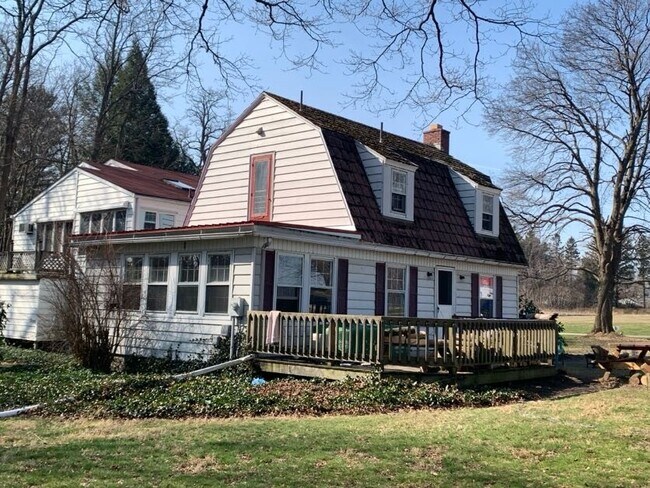 Foto del edificio - 8424 E Lake Rd