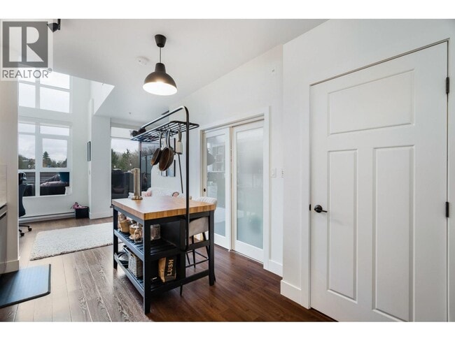 Building Photo - 2250 Commercial Dr