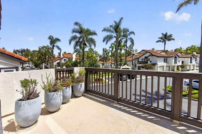 Foto del edificio - Beautifully Remodeled Condo in Palm Court
