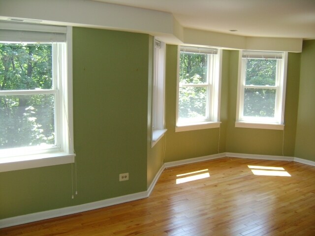 Building Photo - 2744 N Bosworth Ave