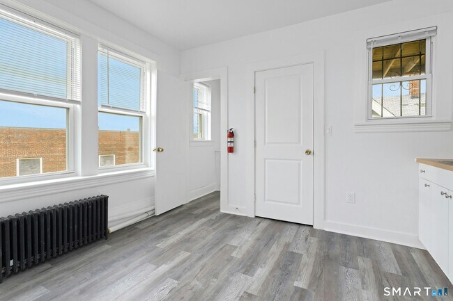 Foto del edificio - 1220 State St