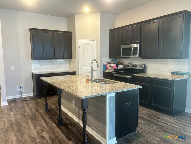 Foto del edificio - 1127 Kiskadee Branch Dr