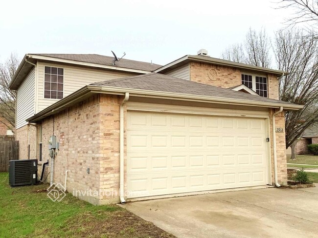 Building Photo - 2912 Barberini Dr