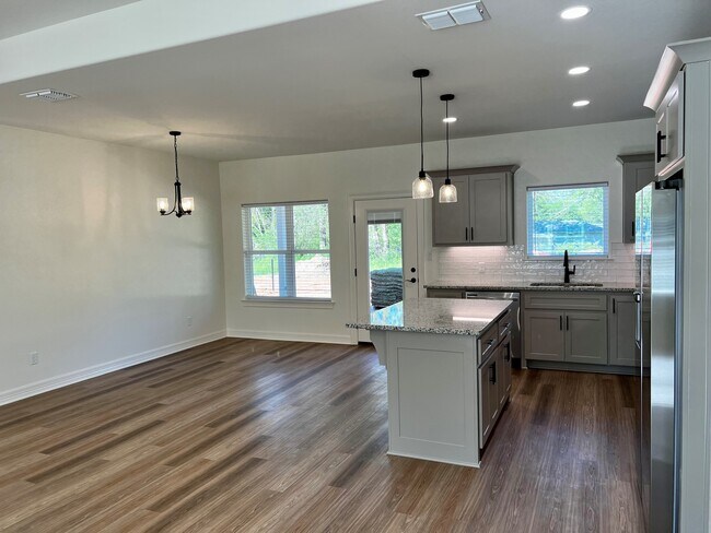 Dining - 406 S Central St