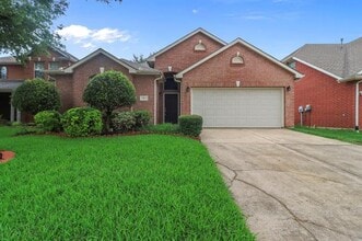 Building Photo - 701 Bella Vista Dr