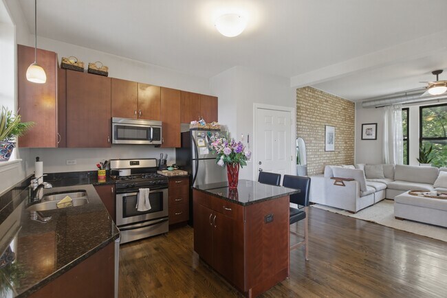 Foto del edificio - 3142 W George St
