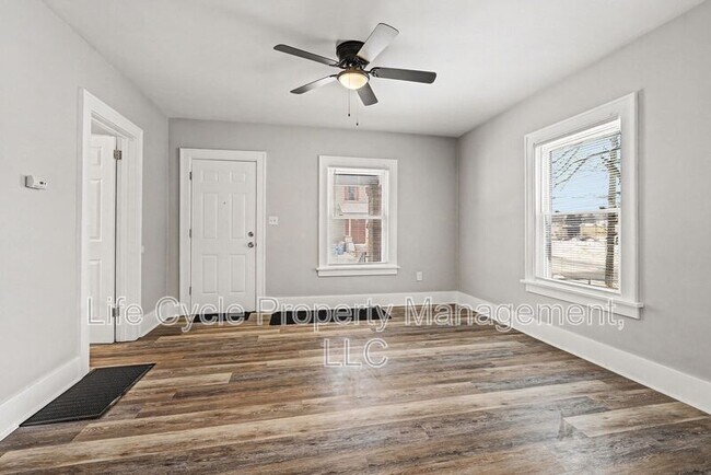 Foto del edificio - 507 Eastern Ave NE