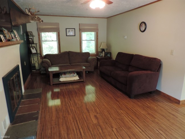 Building Photo - 3 br, 2 bath House - 460 Sheldrake Rd