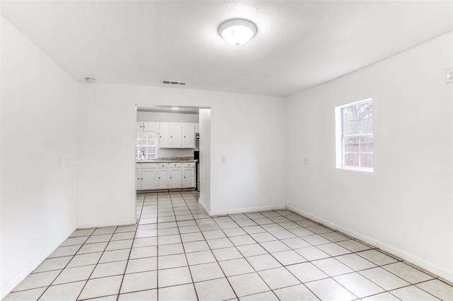 Building Photo - 2402 N Winnetka Ave