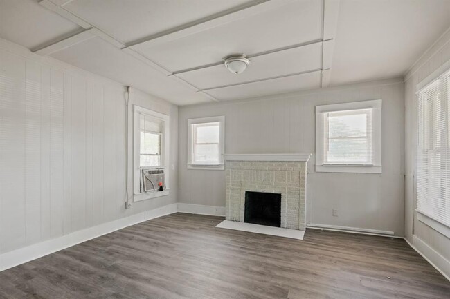 Foto del edificio - 8402 Brockton St