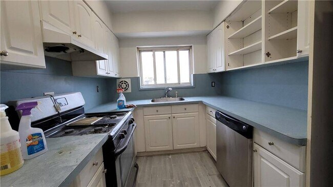 Foto del edificio - 335 Avenue T