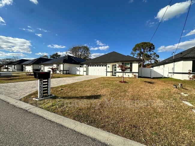 Building Photo - 3523 W Jefferson St