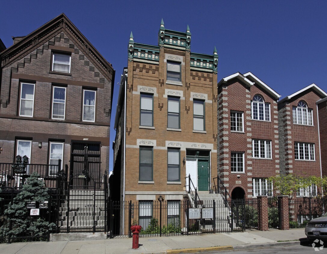 Building Photo - 1332 N Cleaver St