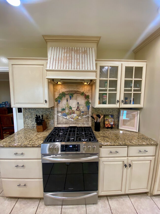 Cocina - 21806 Redbeam Ave