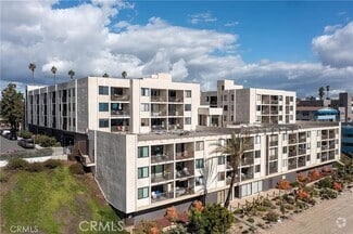 Building Photo - 1140 E Ocean Blvd
