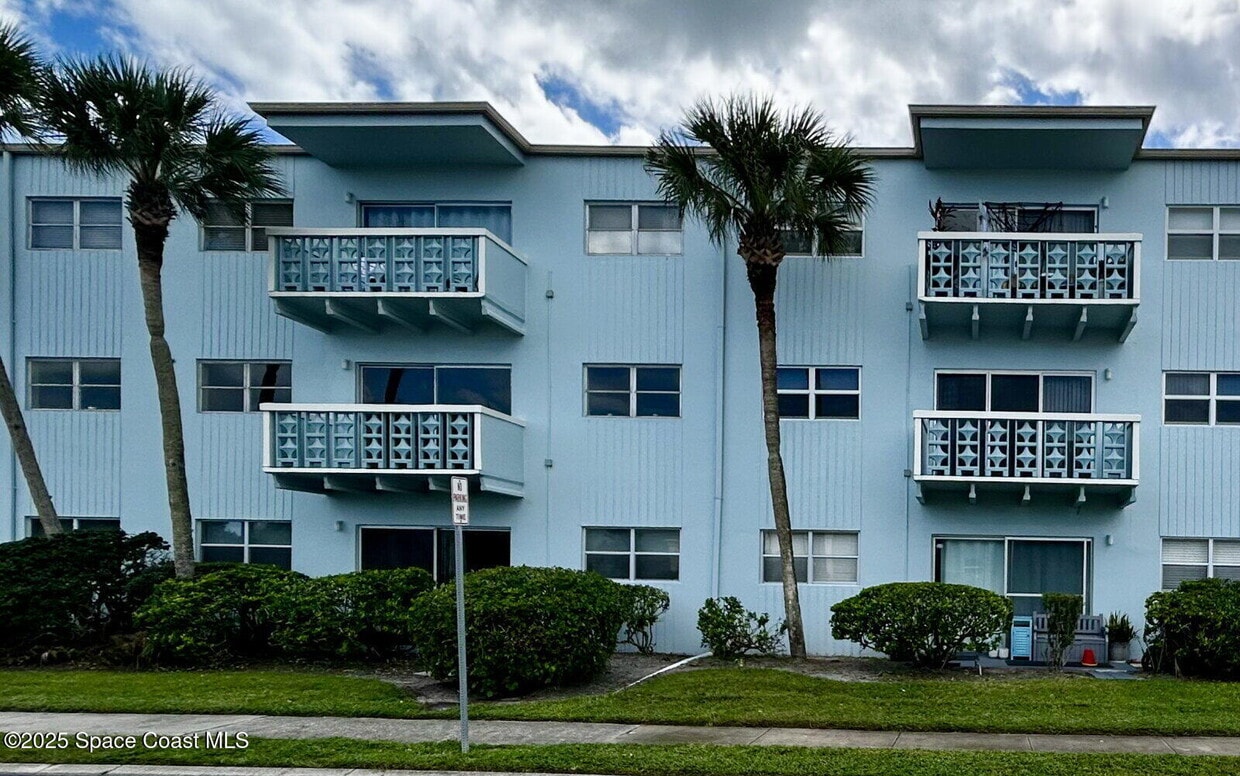 Primary Photo - 223 Columbia Dr