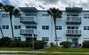 Building Photo - 223 Columbia Dr