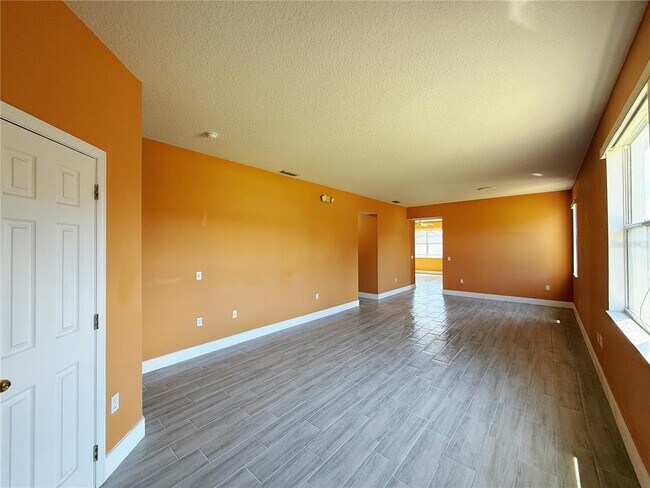 Foto del edificio - 194 Sand Ridge Dr